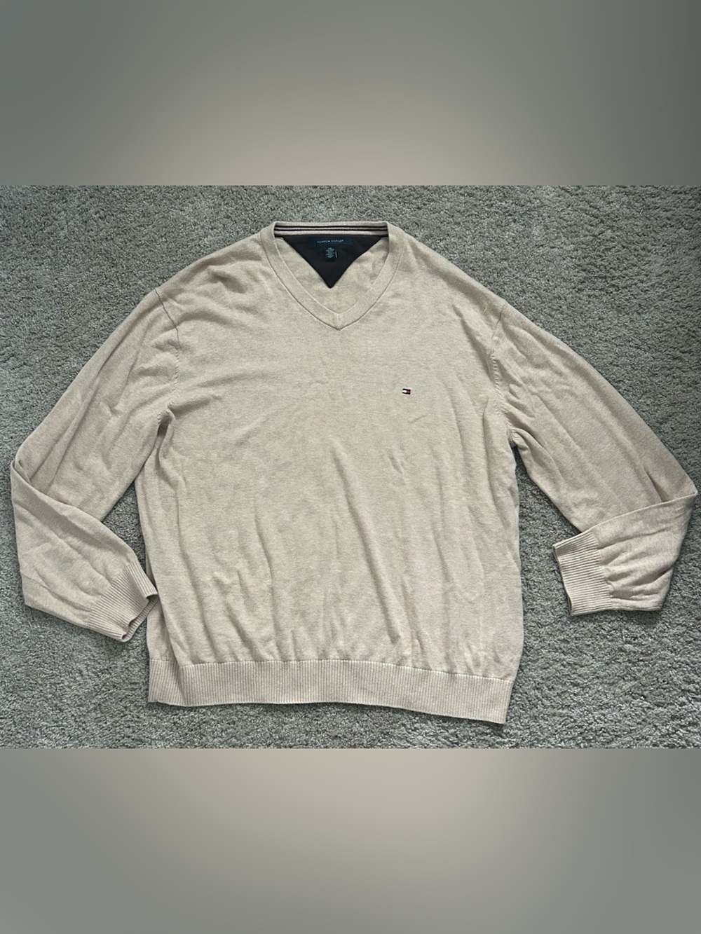 Tommy Hilfiger Men’s Beige Cotton Solid V-Neck Knit Pullover Sweater XL